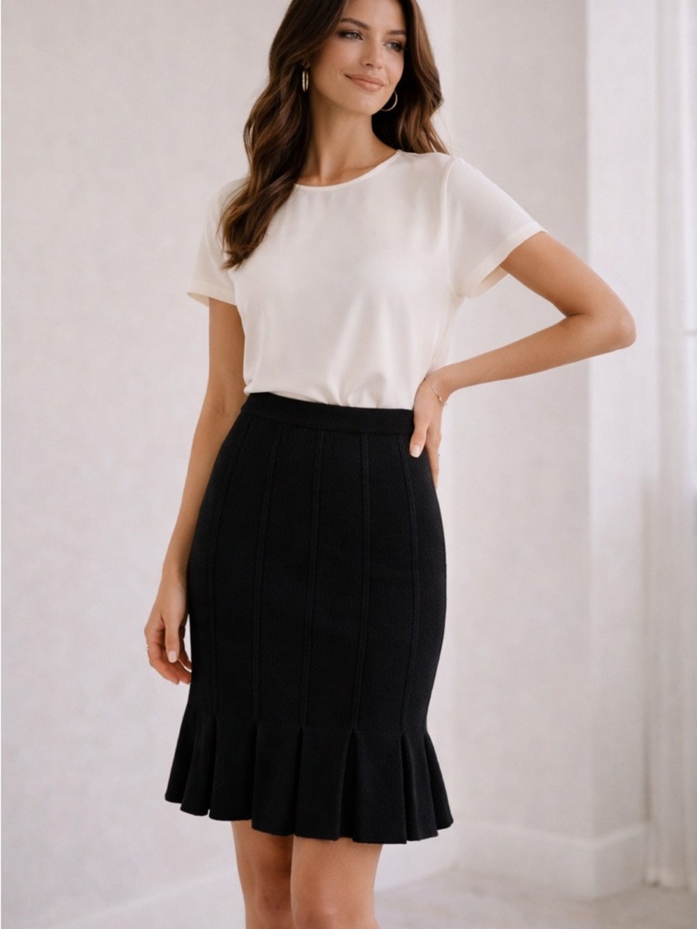 St. John Collection Santana Knit Skirt Black Flounce Hem USA Size 2